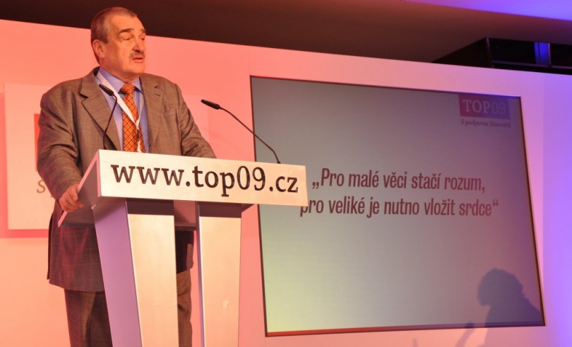 Karel Schwarzenberg předsedou TOP 09 | TOP 09