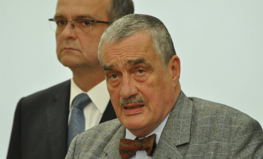 Schwarzenberg: ODS si na záplatu vybrala látku z vlastního kabátu